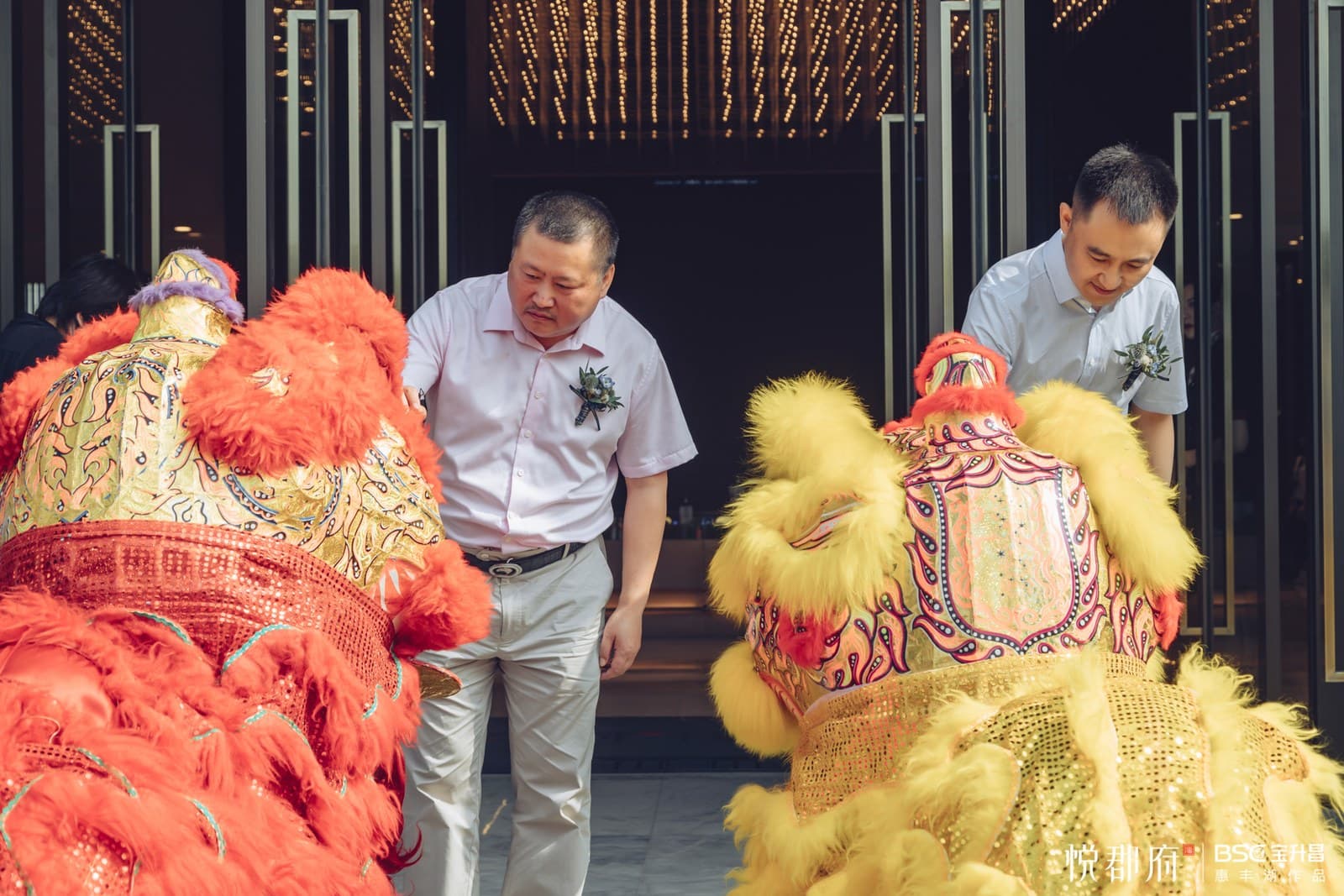 The lion dance enters