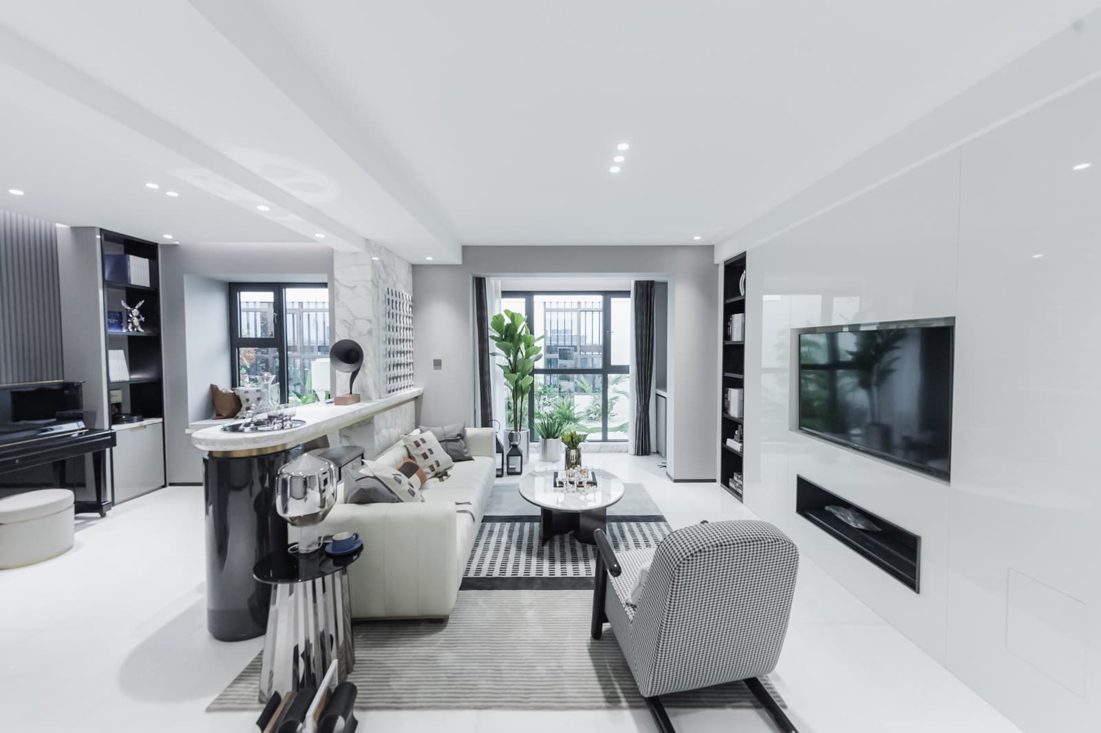 Show flat: the living room