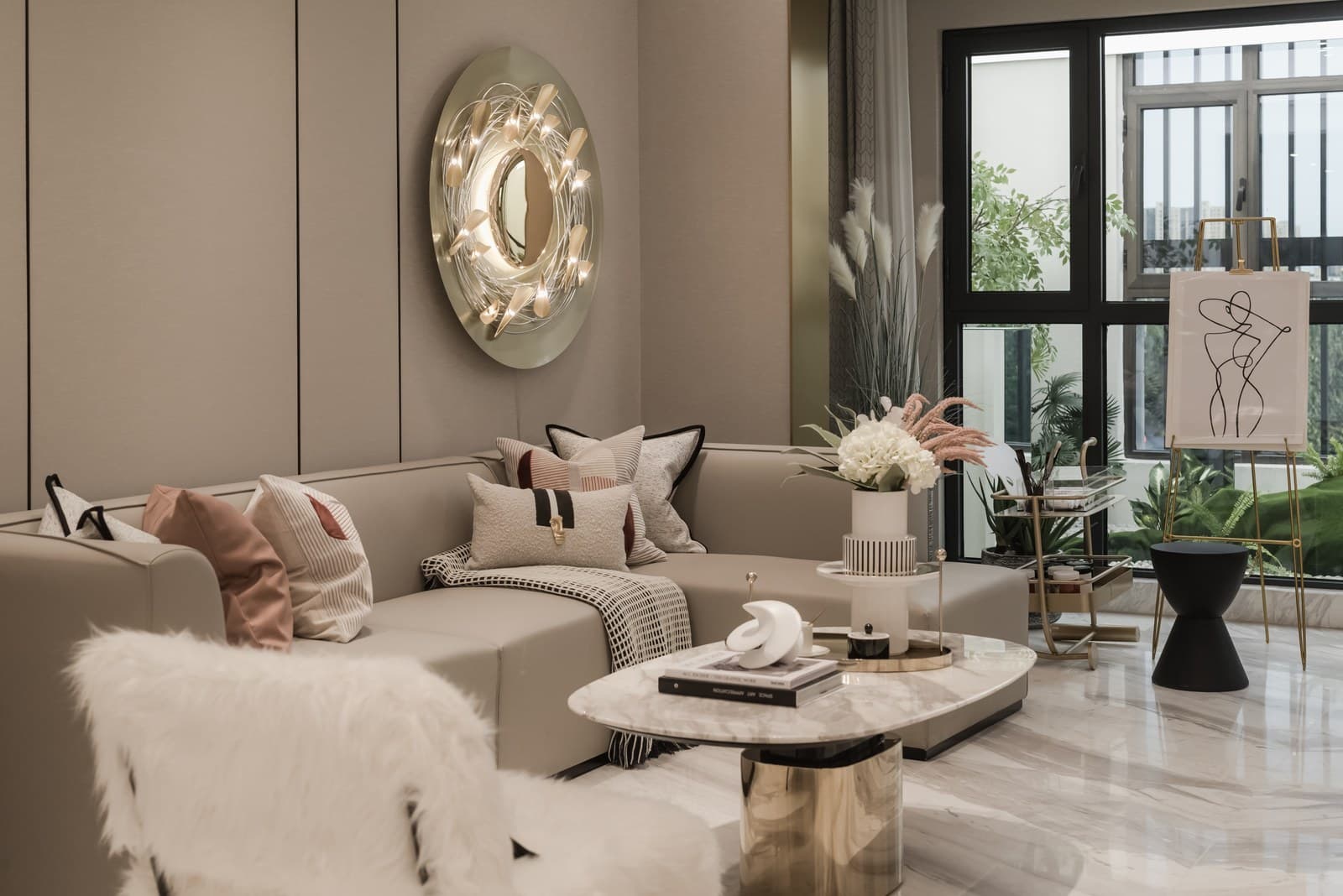 Show flat: the reception room