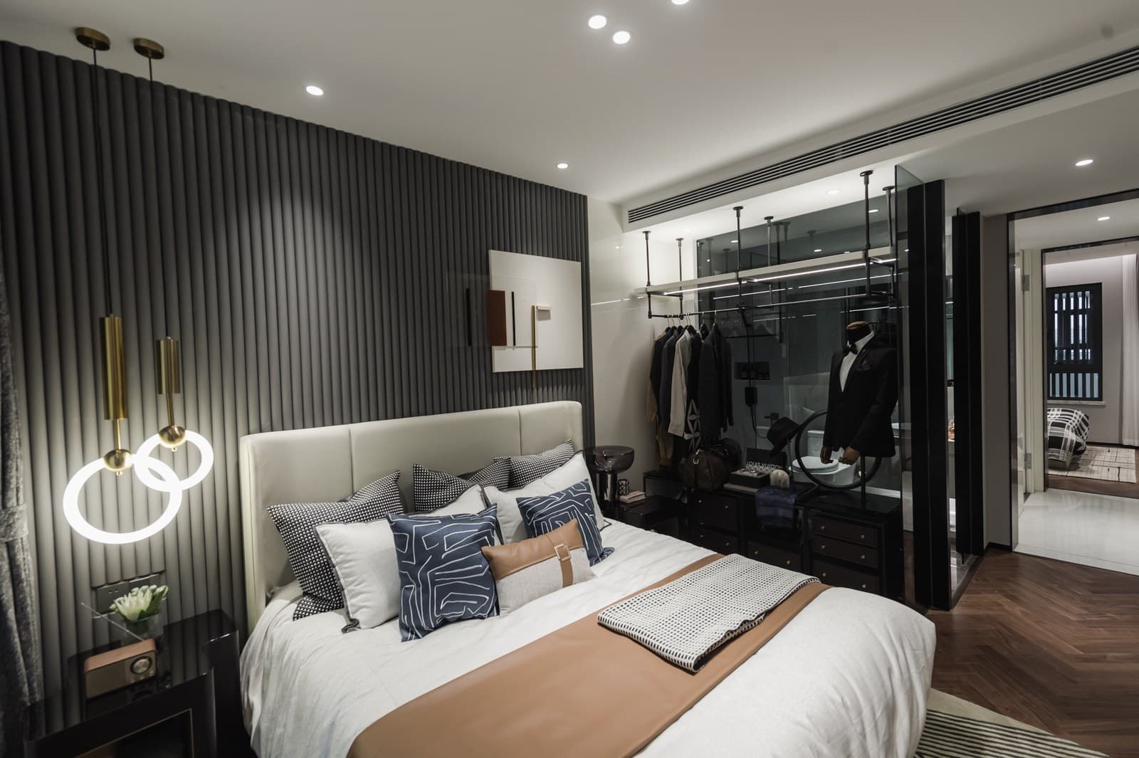 Show flat: main bedroom and dressing room