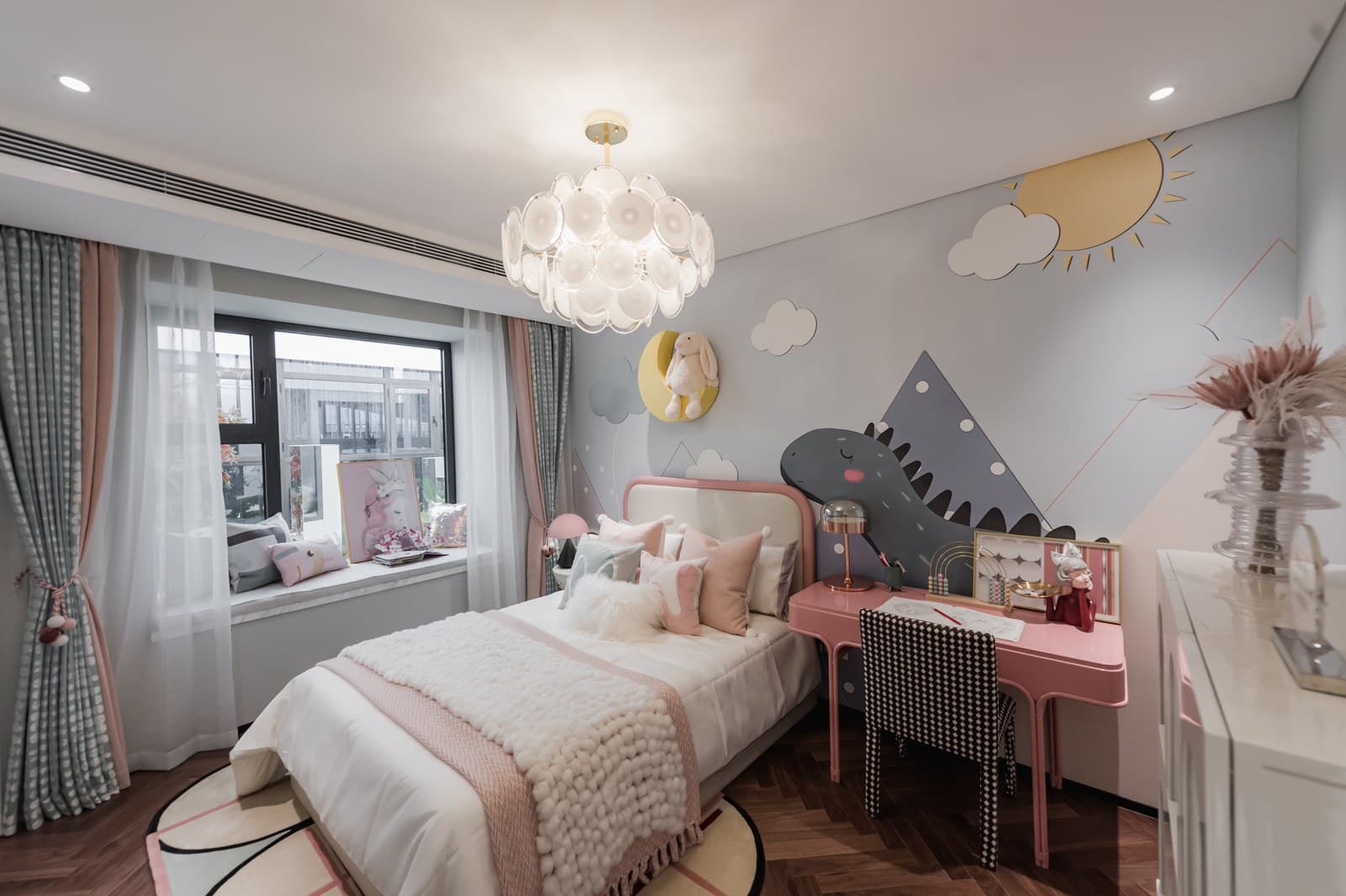 Show flat: the child's room