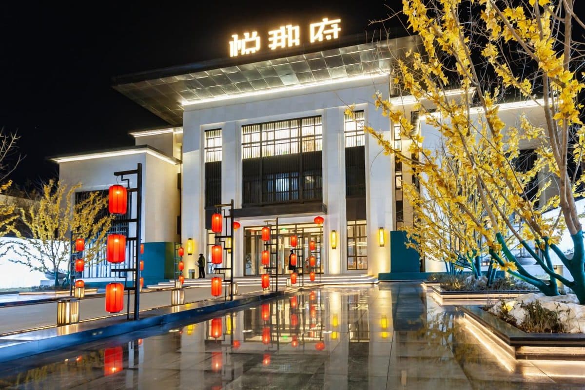 Majestic Palace, sales gallery at night